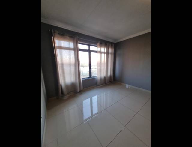 1 BEDROOM APARTMENT FOR SALE IN UMHLANGA RIDGE